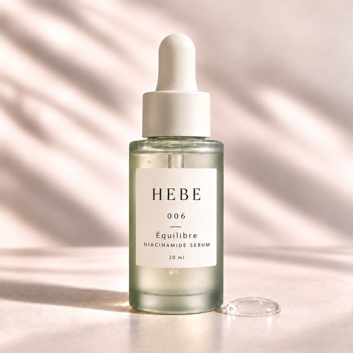 Équilibre Niacinamide Serum, 30 ml, dropper bottle.
